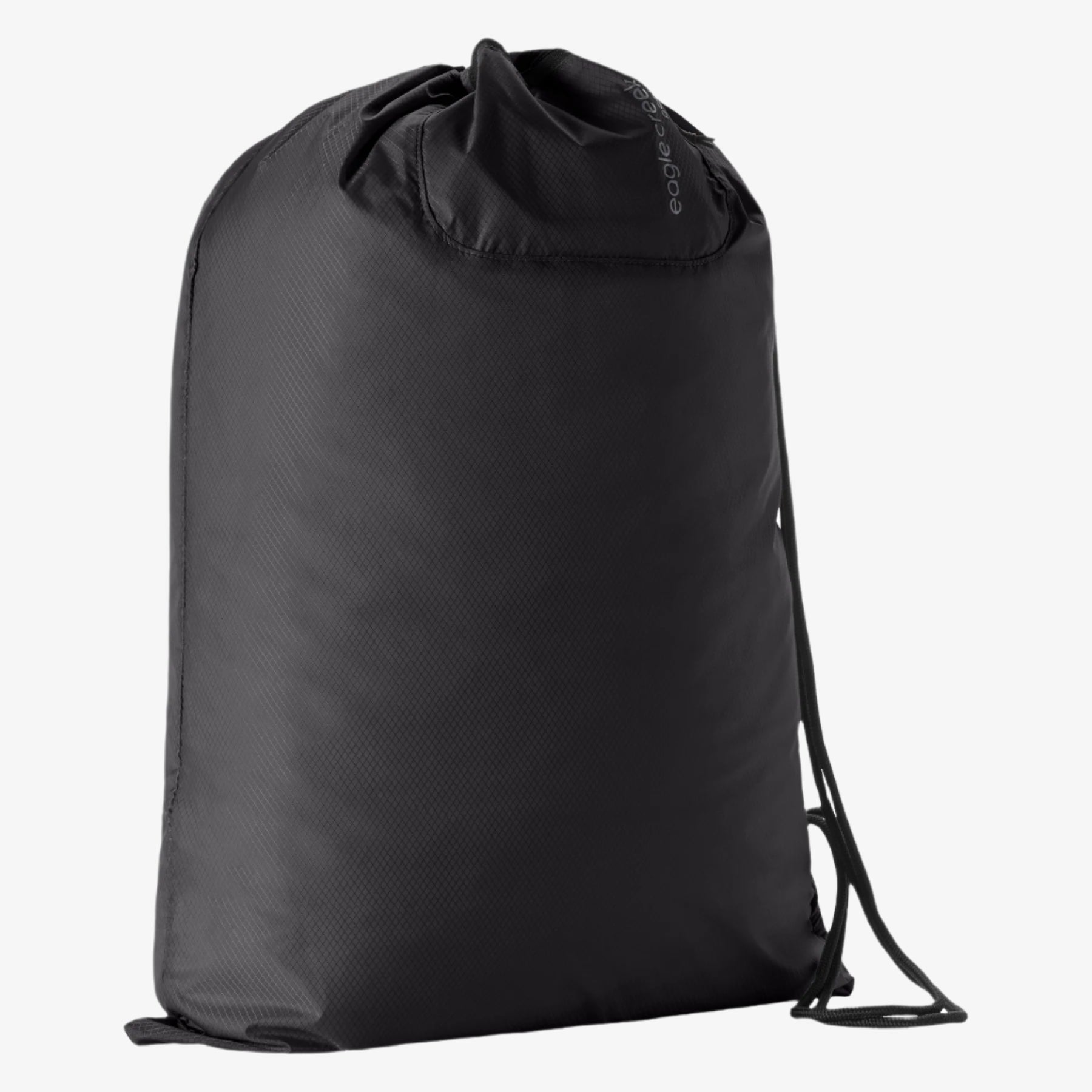 eagle-creek-packable-laundry-sack-100-ocean-recycled-fabric-packs-into-itself image 5